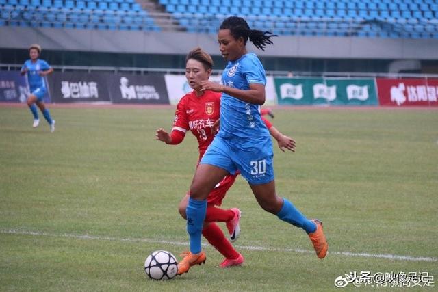 平陆运河通航后南宁至洋浦首条航线成功首航