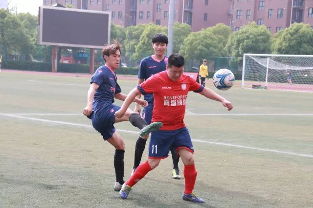 18岁哈姆扎季前赛4球引关注 有望成为巴萨9号人选